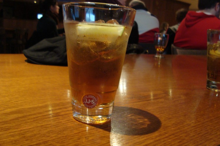 Jamesson with ginger and lemon