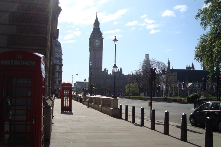Big Ben e cabines telefônicas