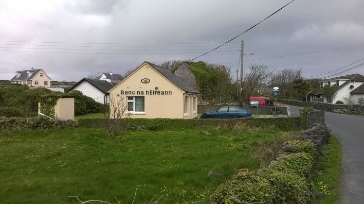 É assim que o banco lá é.