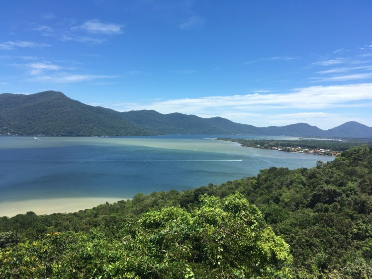 Vista de um dos mirantes da ilha